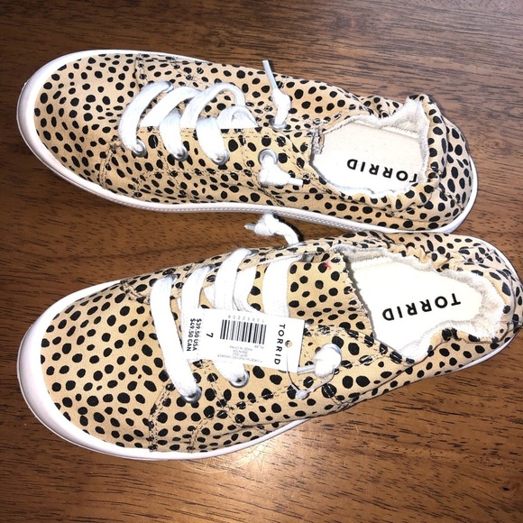 Torrid sz 7 wide sneaker NWT - Picture 7 of 10